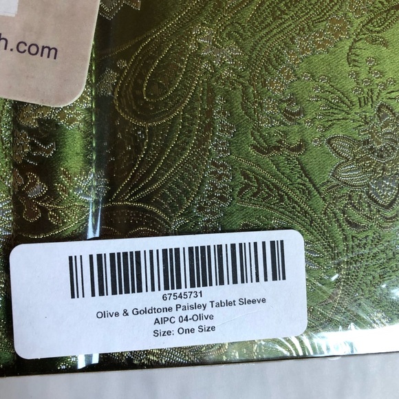 🌿🌿🌿 Green Embroidered Tablet Sleeve 🌿🌿🌿 - Picture 3 of 5